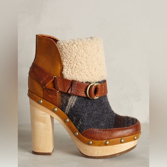 ANTHROPOLOGIE X WOOLRICH Artist Booties 7.5 - Picture 2 of 16